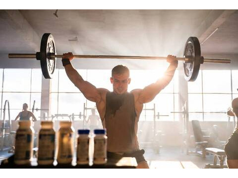 Креатин в спорте: полный гид по применению, дозировкам и эффектам для спортсменов